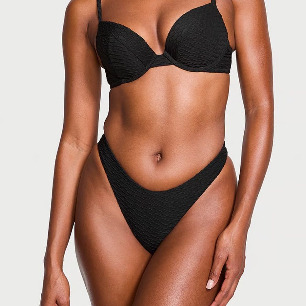 VICTORIA'S SECRET SWIM
Mix & Match Brazilian Bikini Bottom Black S NWT in pkg